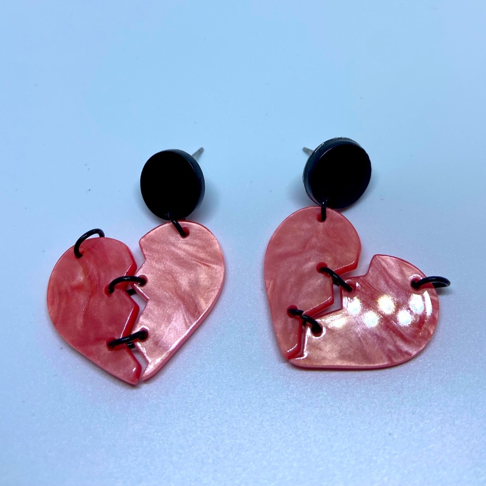 Broken heart earrings - Picture 1 of 4